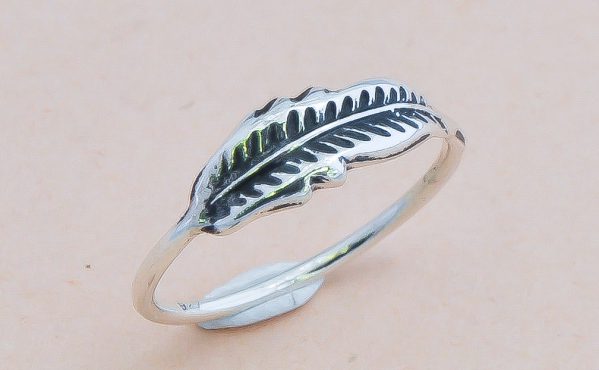 ANILLO DE PLATA PLUMA